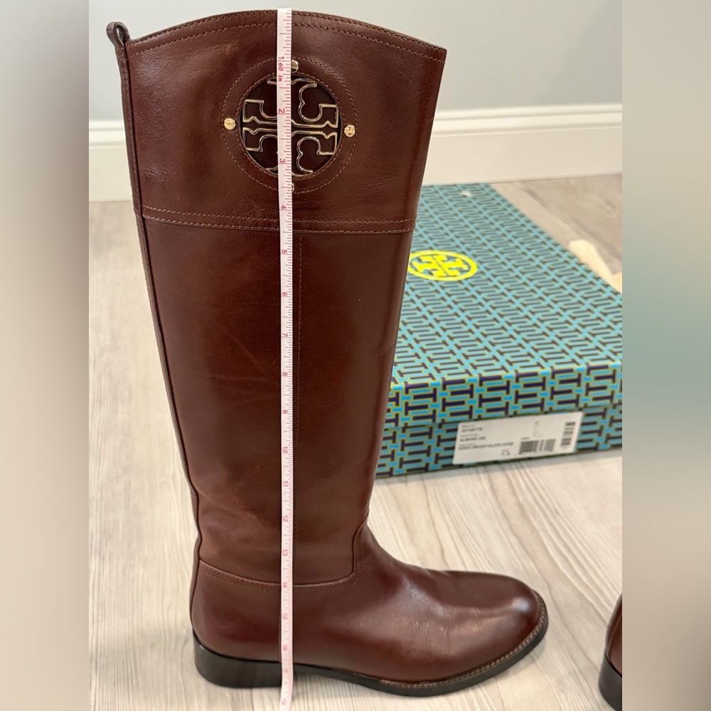 TORY BURCH Kiernan Almond Brown Galleon Leather Tall Logo Boots Size 7.5 EUC - Picture 11 of 17